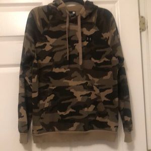 Like new camo Under Armer Hoodie